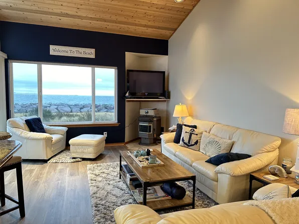1499 Diamond Head Ave SW #1, Ocean Shores, WA 98569
