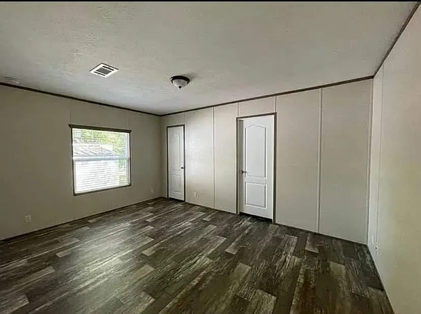 3 bed, 2100 sqft, $2,000 — Photo 3