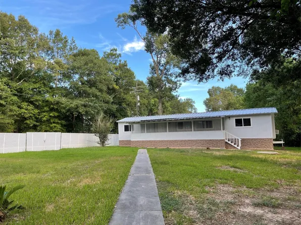 25934 Pine Dr, New Caney, TX 77357