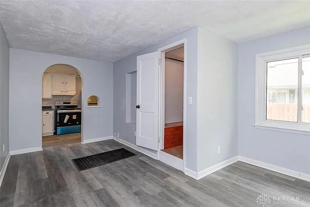 2 bed, 1.5 bath, $1,300 — Photo 4