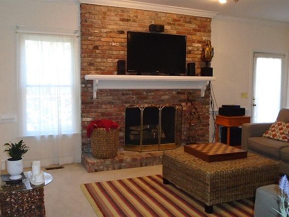 2nd image of 617 Great Pine Way