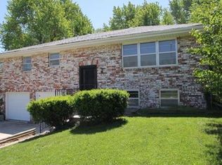 11 NW 86th Ter, Kansas City, MO 64155