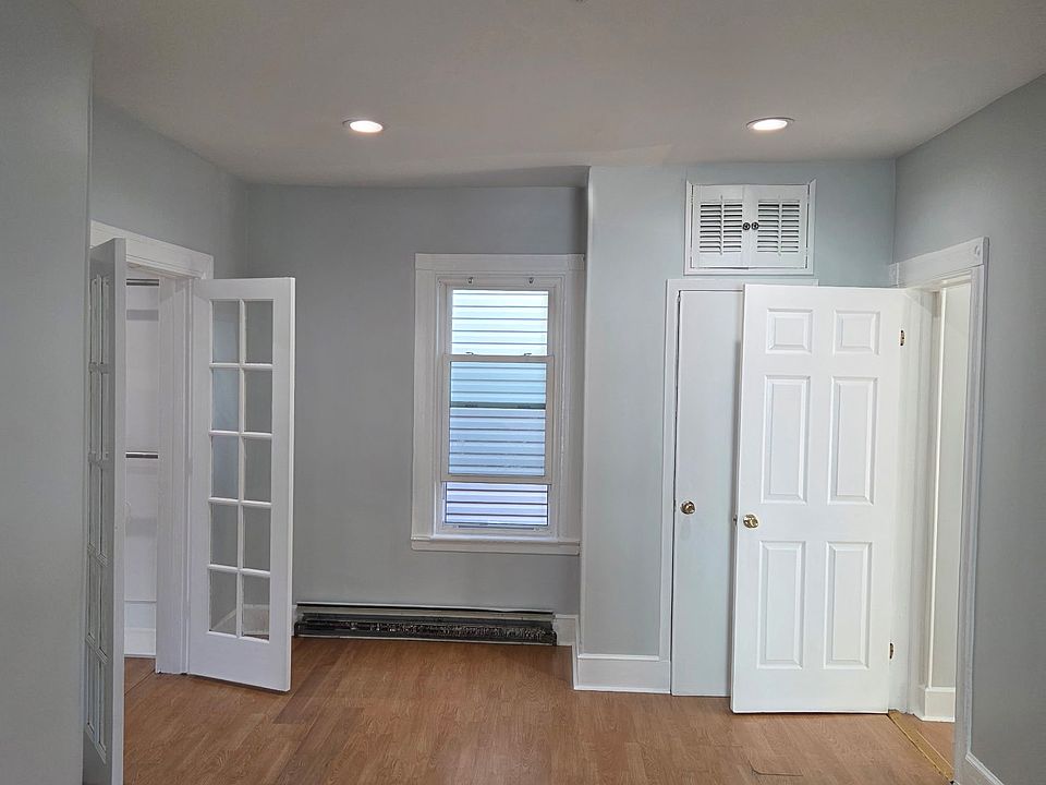 1st image of 414 Mechanic St #1