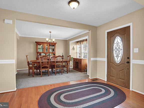 4th image of 1809 Earl Dr