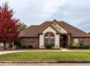 905 Silverado Dr, Durant, OK 74701