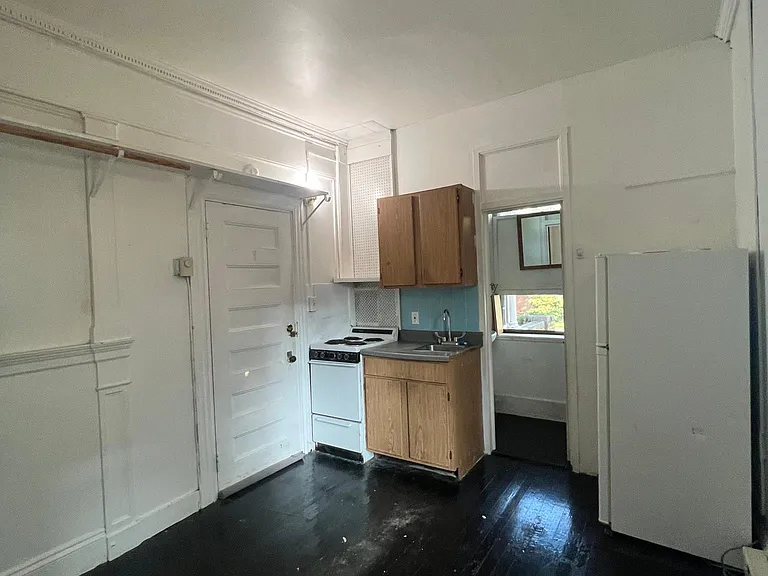 83 Englewood Ave #2A — Photo 3