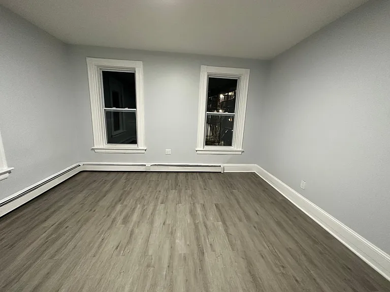 178 Clarence St #2 — Photo 16
