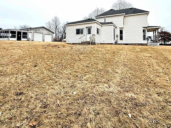 3rd image of 624 W Clark St