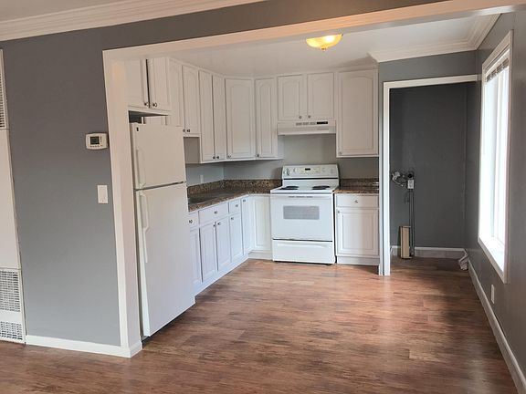 Kitchen & Dining Area