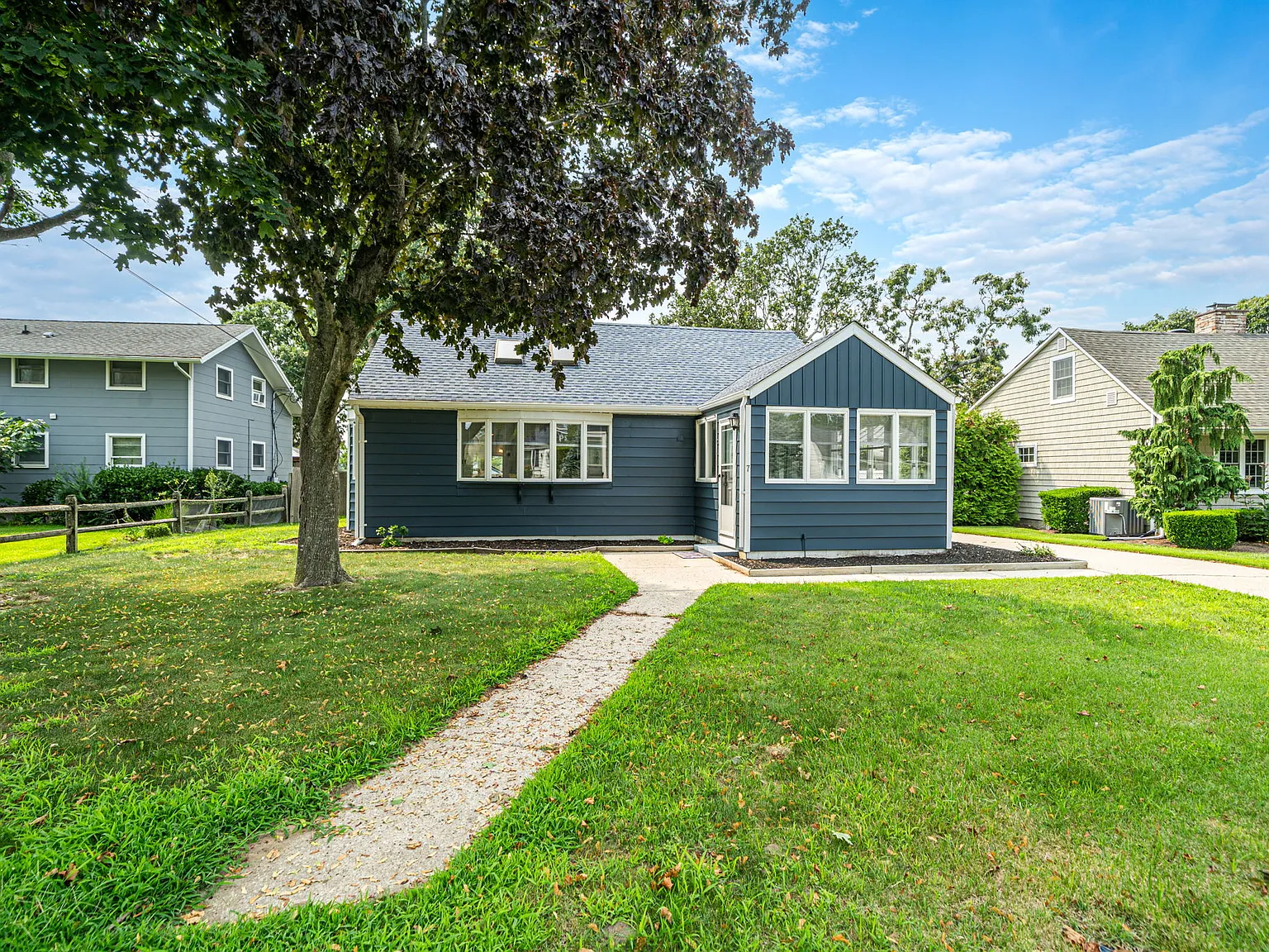 Enjoy Life in Jamesport! Avail for Year-Round or Monthly Rental. — Photo 3