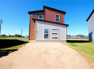 800 Boardwalk Ave, Centerton, AR 72719