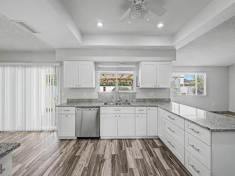 12714 W Crystal Lake Dr — Photo 9