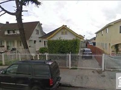 140 W 42nd Pl, Los Angeles, CA, 90037