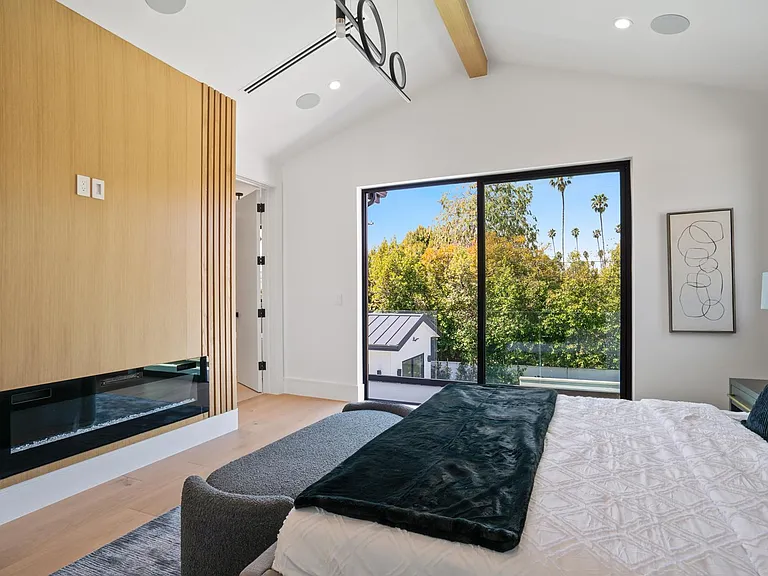 4425 Morse Ave — Photo 38