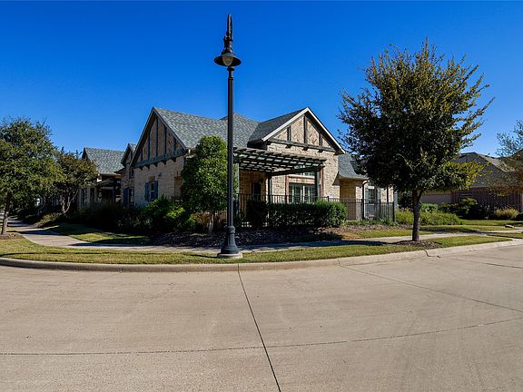 2nd image of 878 Hatton Sumner Pl