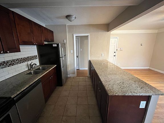 5th image of 2121 S Josephine St APT 1