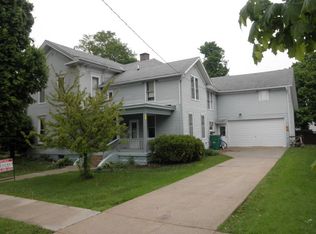 211 S Maple St, Postville, IA 52162