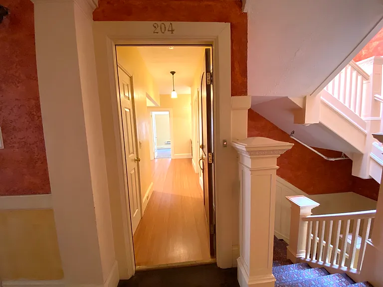 524 Georgia St #204 — Photo 10
