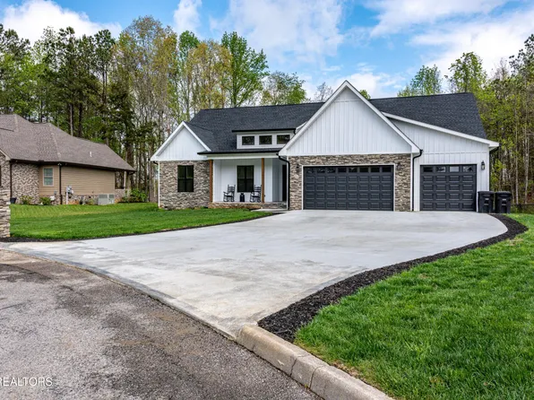 355 Shadows Lawn Dr, Athens, TN 37303