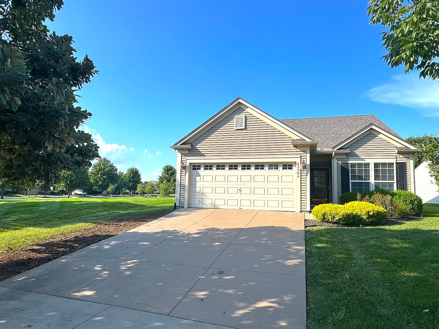 23304 W 90th Ter, Lenexa, KS 66227 | Zillow