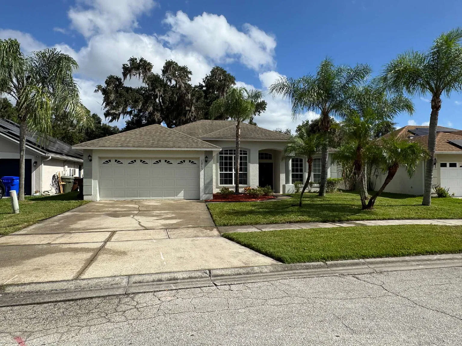 3 bed, 2.0 bath, 1839 sqft, $1,980 — Photo 1