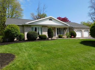 42 Creekview Ln, Rochester, NY 14626
