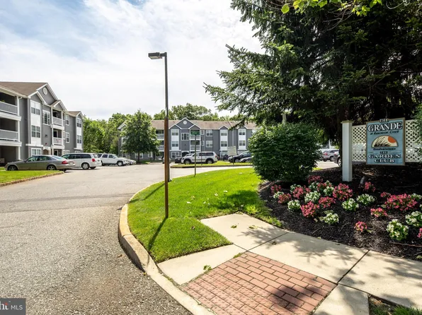 335 Nicholas Dr #335, Delran, NJ 08075