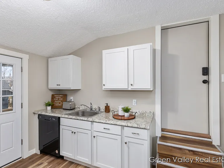 1543 Beidler St #4 — Photo 8