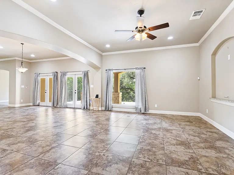 8210 Roy Ln — Photo 6