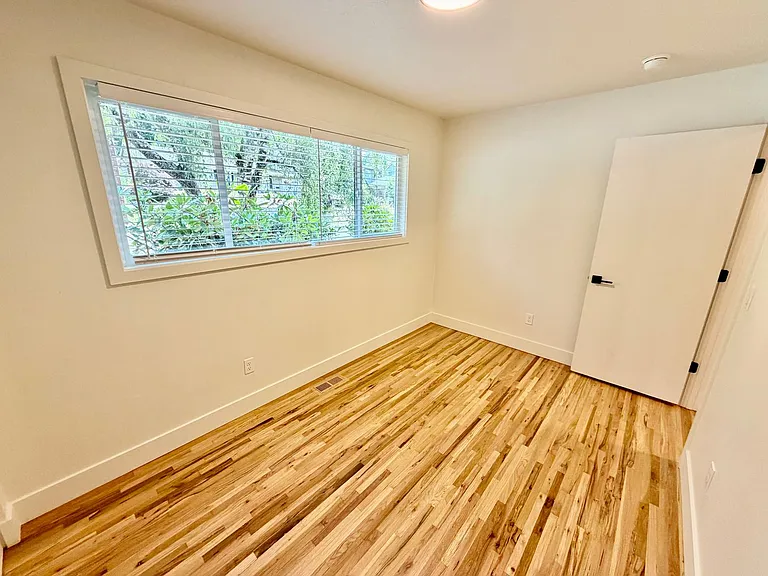 7407 SW 36th Ave — Photo 18