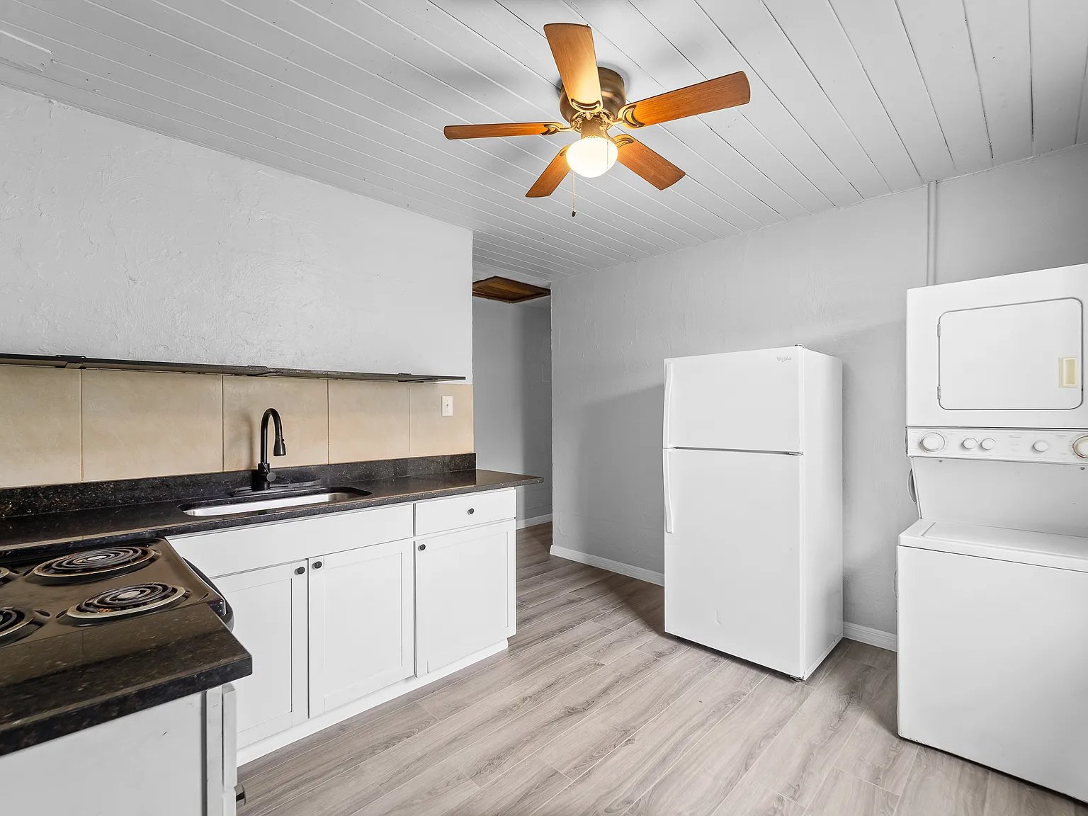 2 bed, 650 sqft, $1,800 — Photo 2