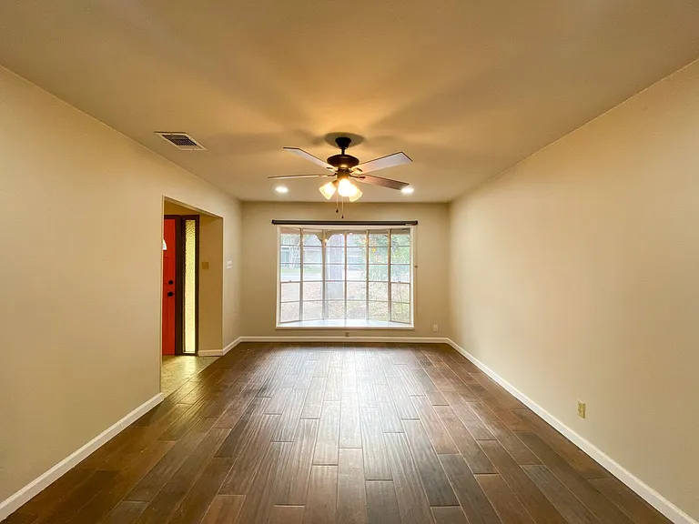 11039 Whisper Valley St — Photo 3