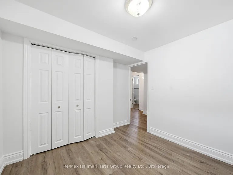 573 Sinclair St — Photo 26