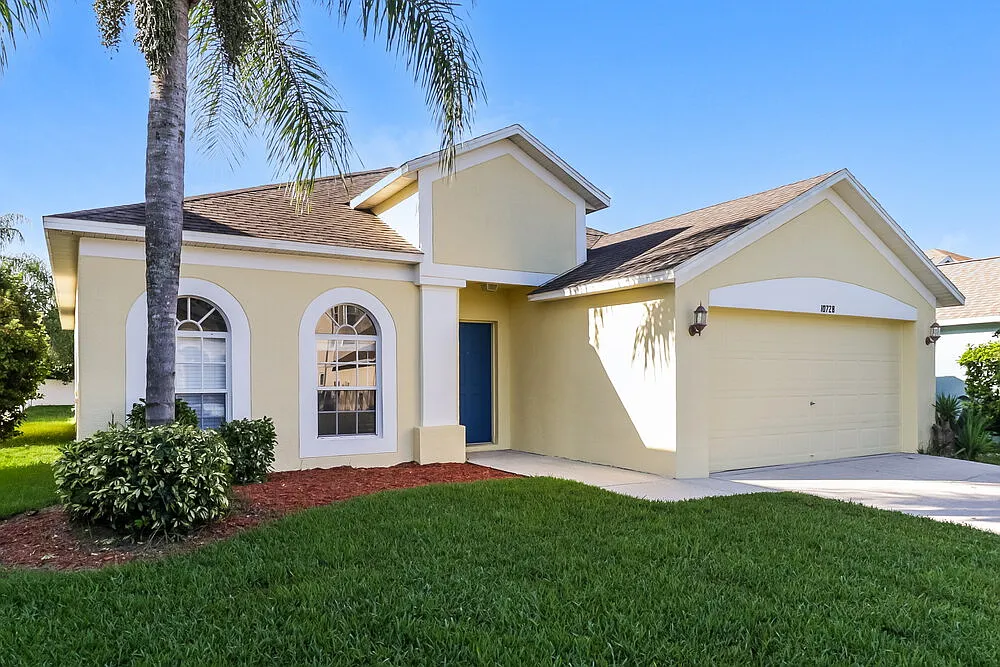 4 bed, 2.0 bath, 1848 sqft, $2,565 — Photo 3