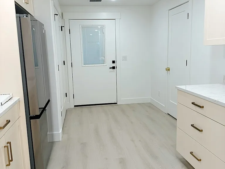 278 S 1400 W — Photo 5