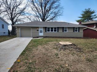 714 Shamrock Rd, Papillion, NE 68046