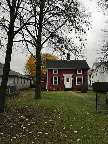 1st image of 328 Lonsdale Ave