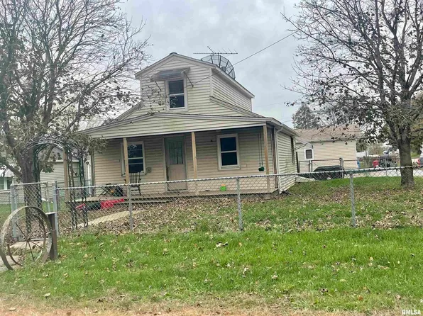 901 2nd St, Colona, IL 61241
