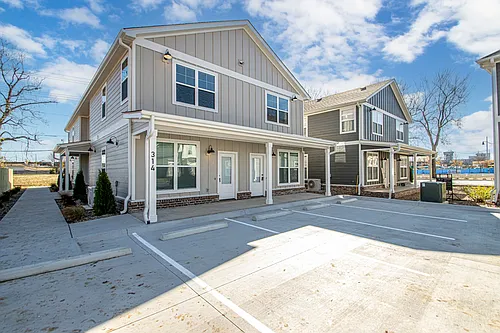 1 Bed 1.5 Bath Townhome in Rockwater Village - Downtown North Little Rock Photo 1