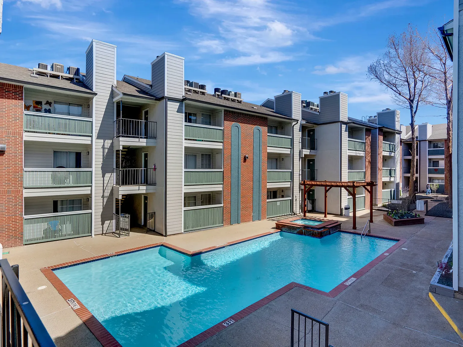Centerpoint Apartments — Photo 4