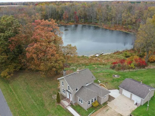 36772 39th Ave, Paw Paw, MI 49079