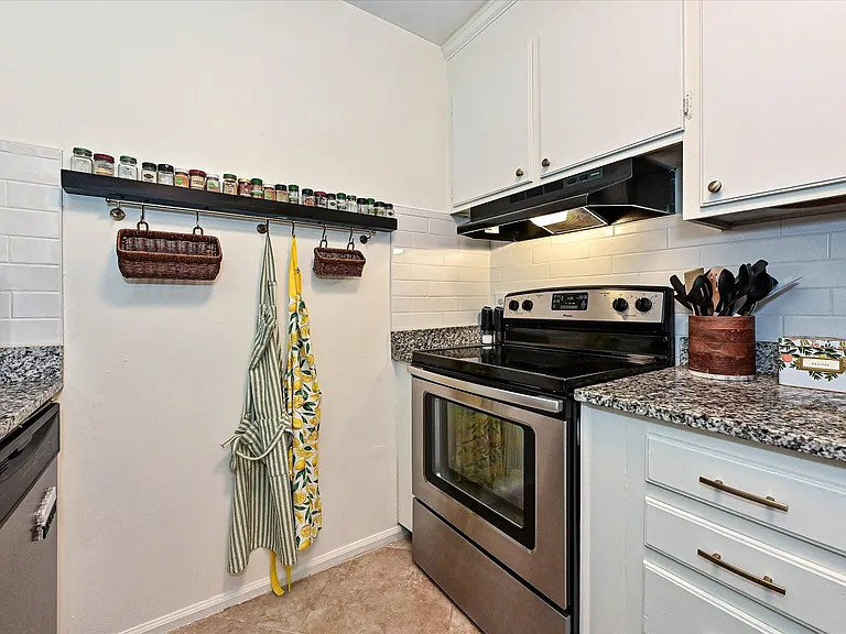 4730 Crestmont Dr — Photo 14