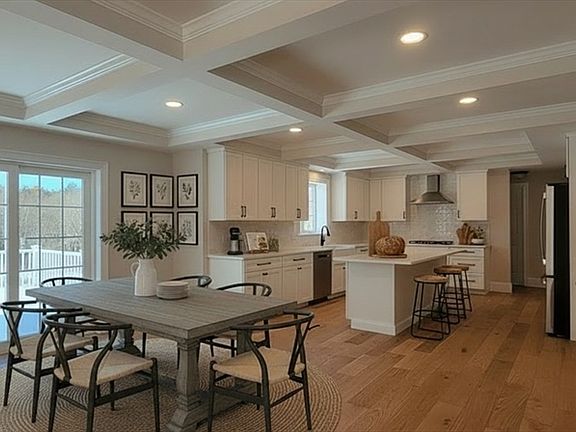 3rd image of 465 Lincoln Rd