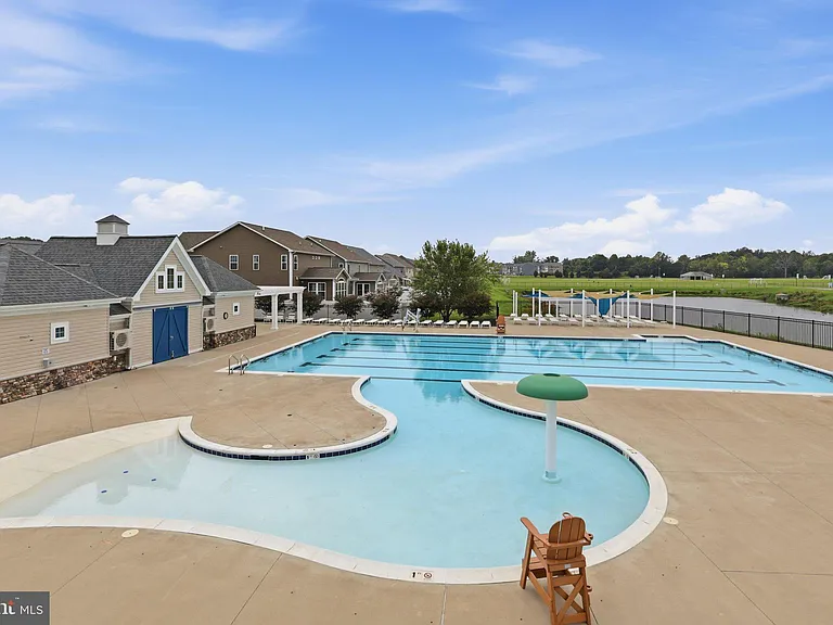 10302 Spotswood Dr — Photo 48