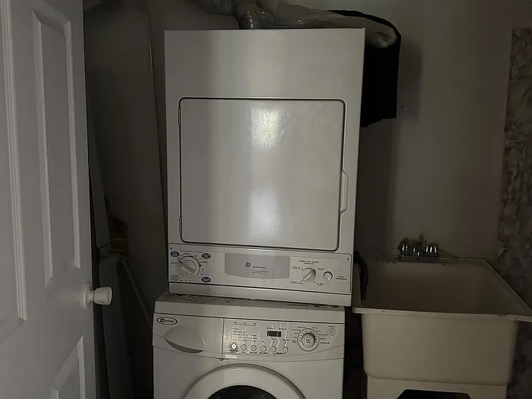 565 Kennedy Rd #1 — Photo 7