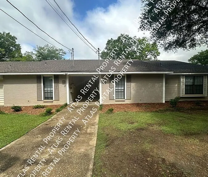 113 Cedar Ct — Photo 2