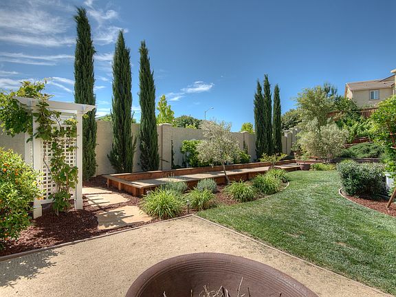 5th image of 4023 Roberts Ct
