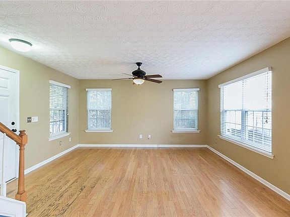 5th image of 206 Swanee Ln
