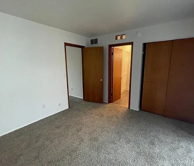 207 Van Nest St #3 — Photo 6