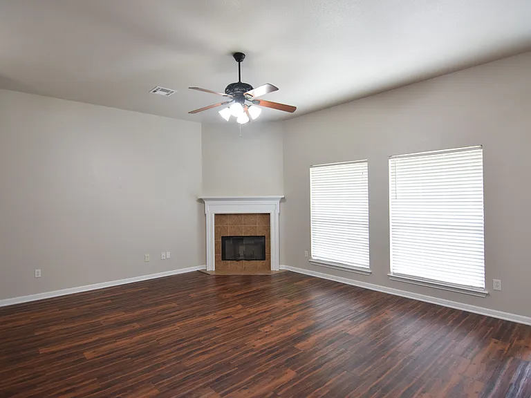 5619 Fair Hill Dr — Photo 7